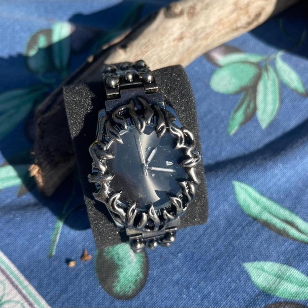 ALABASTER BLACK WATCH